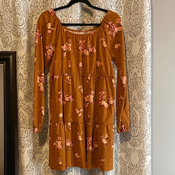 Sugar and Jade Floral Long Sleeve Dress “TWEEN” easily fit a Woman’s Large/XL - Picture 2 of 5